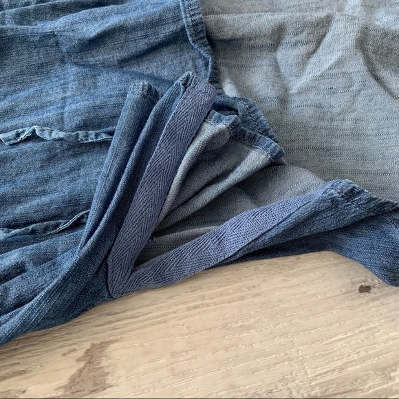 (SOLD) Motherhood Maternity Top - Picture 3 of 4